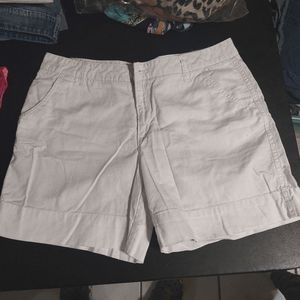 Like-New Sz 8 Linen-Cotton White Shorts